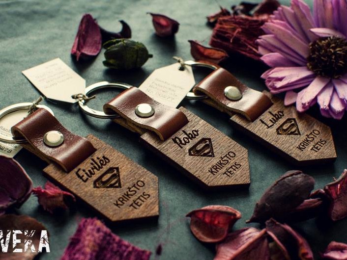 mediniai pakabukai kristo tečiams