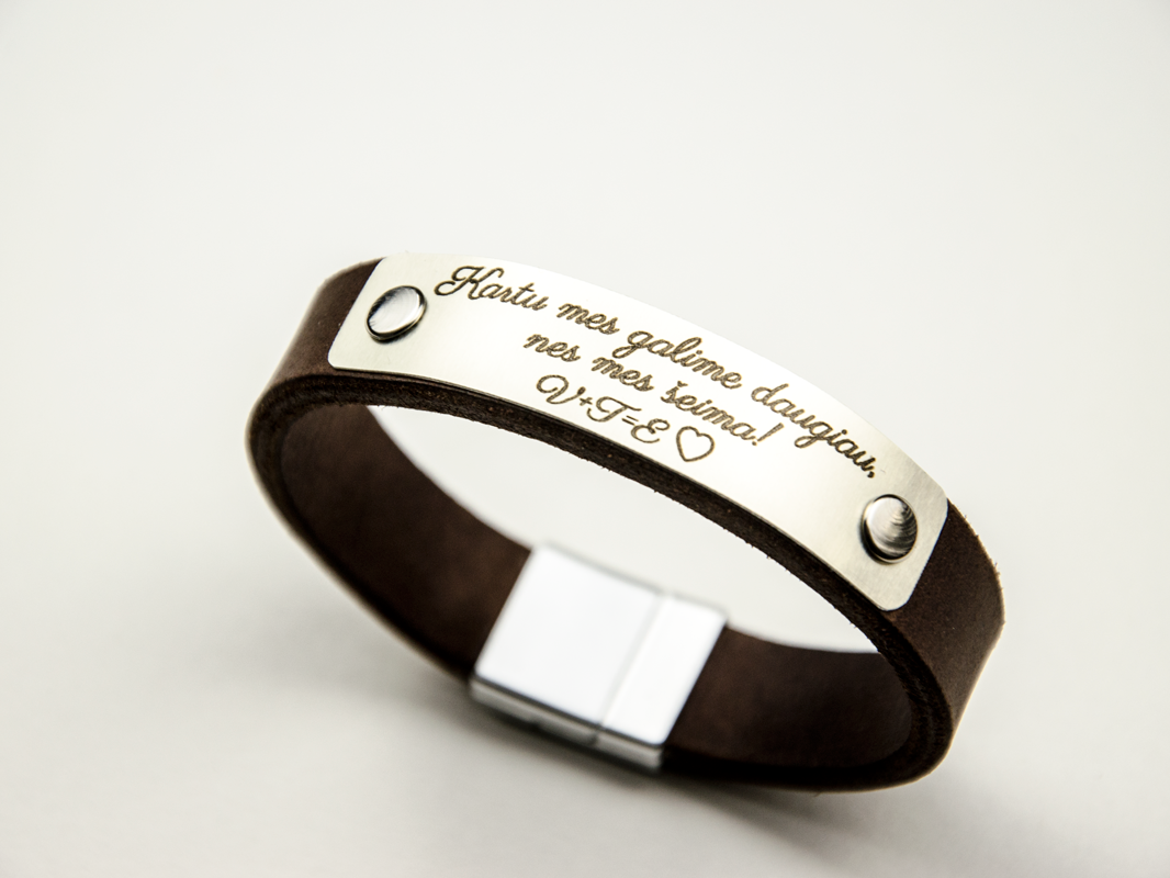 Odinė apyrankė su plokštele