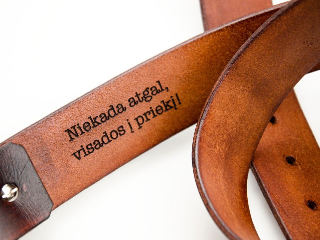 odinis rudas diržas niekada atgal