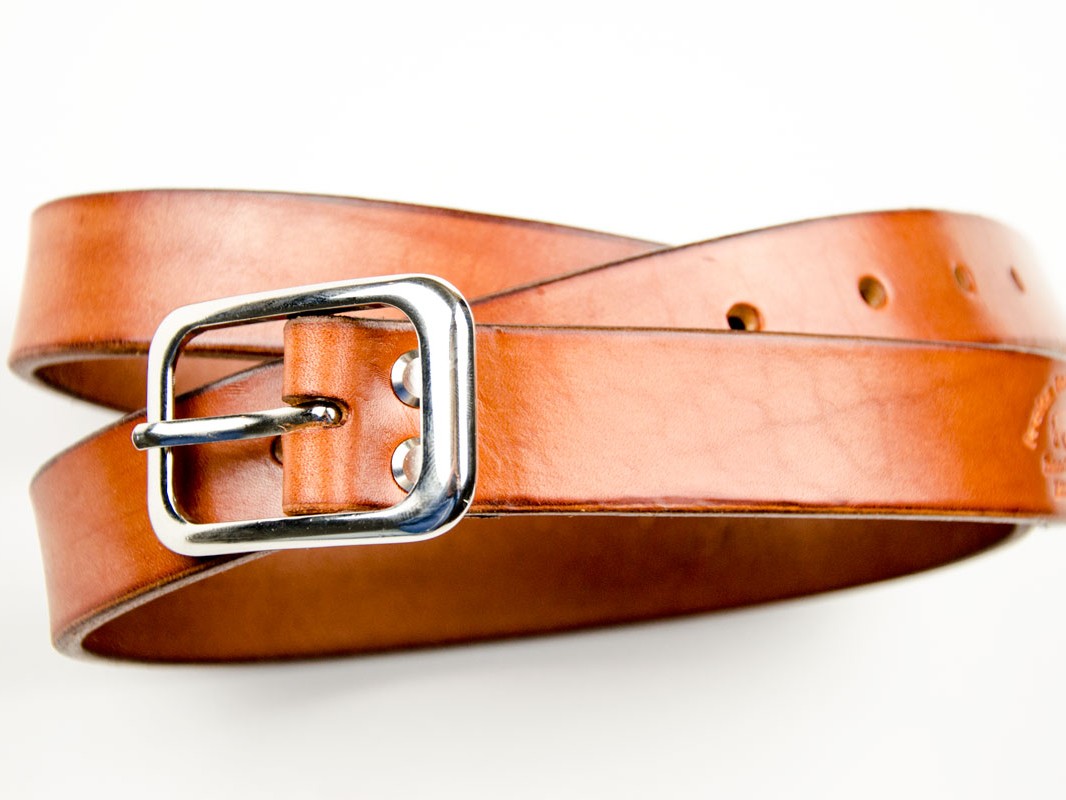 Rudas graviruotas diržas Sin