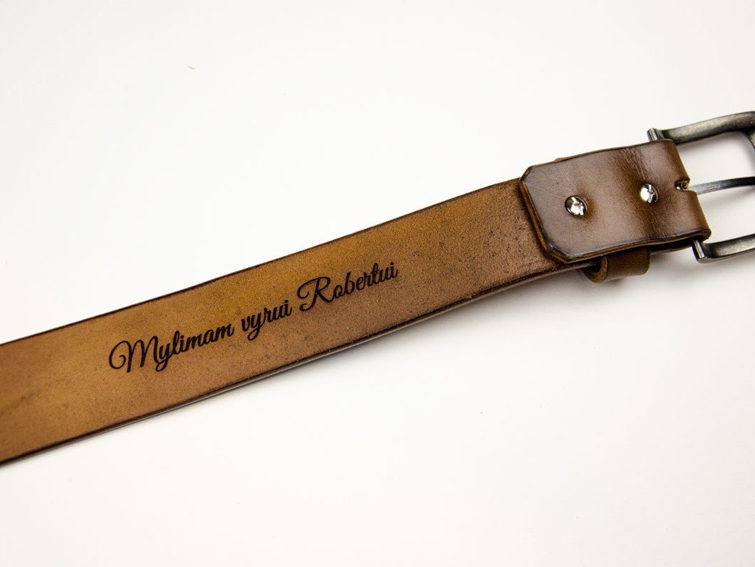 odinis rudas diržas robertui