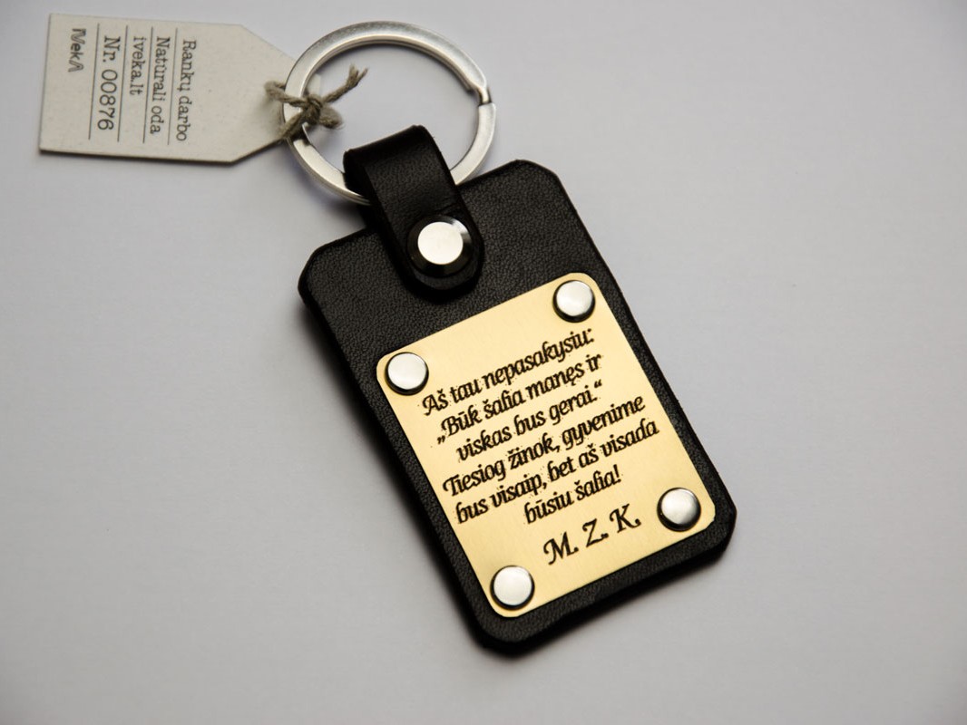 odinis graviruotas pakabukas su inicialais