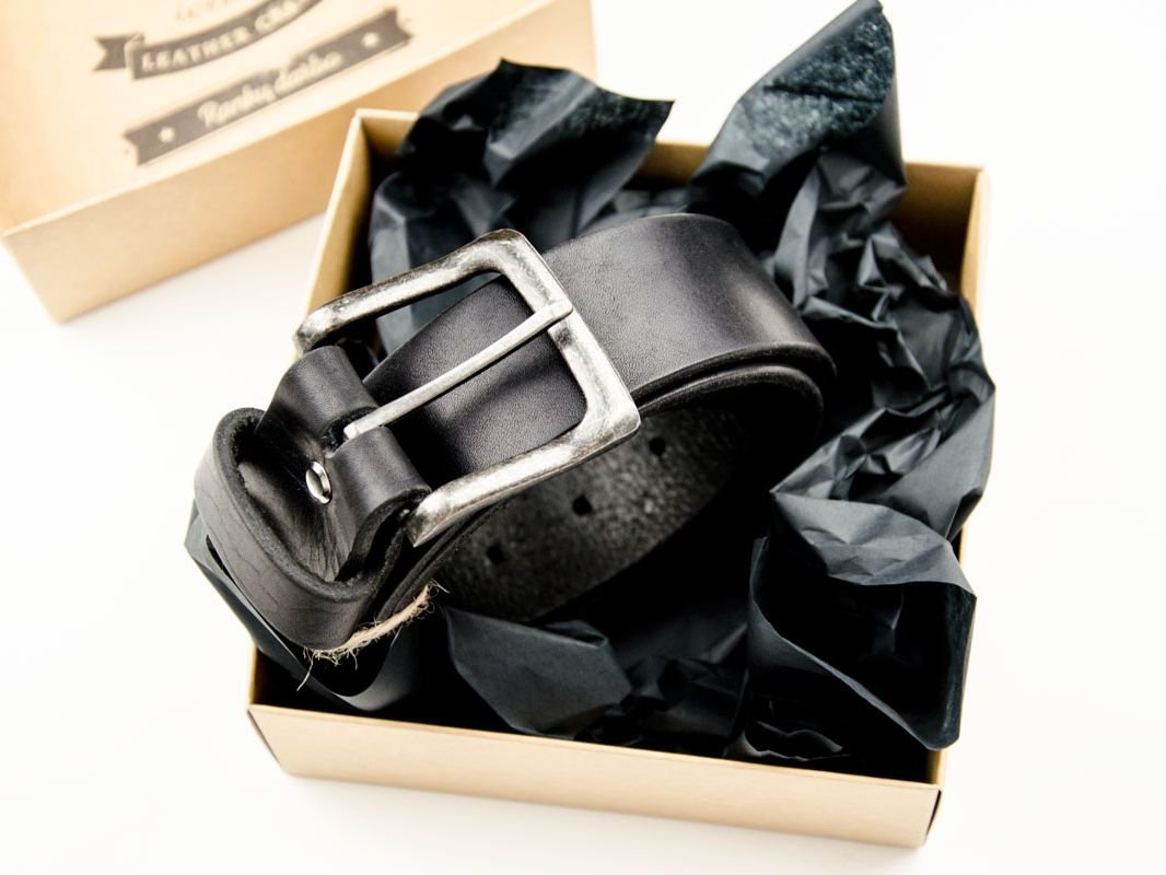 odinis juodas diržas supakuotas