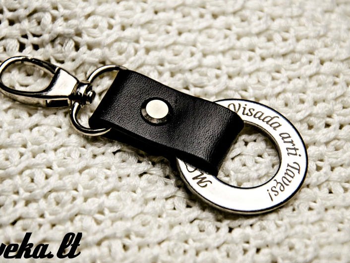 odinis pakabukas su apvaliu graviruotu žiedu