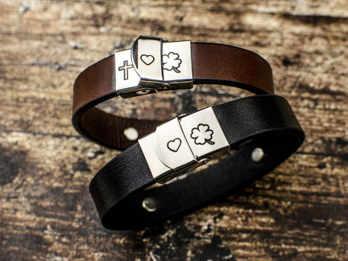 graviruoti odinių apyrankių užsegimai